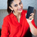 Rakul Preet Singh Instagram - It’s time to glam up your @Instagram with Quad camera all-rounder #RedmiNote6Pro. Get yours in the #BlackFridaySale on 23rd November on mi.com, @flipkart and Mi Home. Available with great bank cash back offers. Follow @RedmiIndia & @XiaomiIndia to see the amazing images this phone can take.
