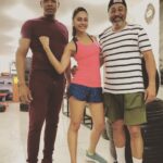 Rakul Preet Singh Instagram - Mornings be like this 💪🏻💪🏻... trained with two strong men !! Dad n @toughtaskmaster ❤️👊🏻👊🏻