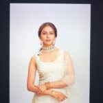 Rakul Preet Singh Instagram – #shootinprogress @vaibhavjewellers @neeraja.kona #beautifulpiecescomingup 😀