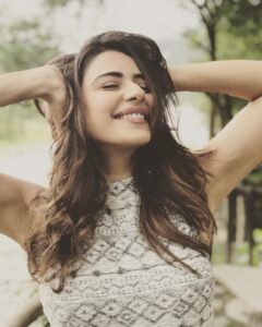 Rakul Preet Singh Instagram - Don’t listen to the world that says ur never gona make it !! LISTEN TO YOUR HEART ❣ @im__sal u captured d moment 🤗