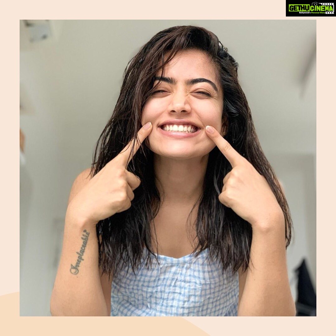 Rashmika Mandanna Instagram - All those people who think strangers smiling at you is weird or mad or whatever.. you ainβt my friend.. π cz I am that stranger who always smiles at everyone my way! ππ»π€·π»ββοΈπ