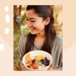 Rashmika Mandanna Instagram - My healthy but satisfying meal is a healthy pancake... And my cheat meal is a chocolate cake or an ice cream.. what are yours? 🐒