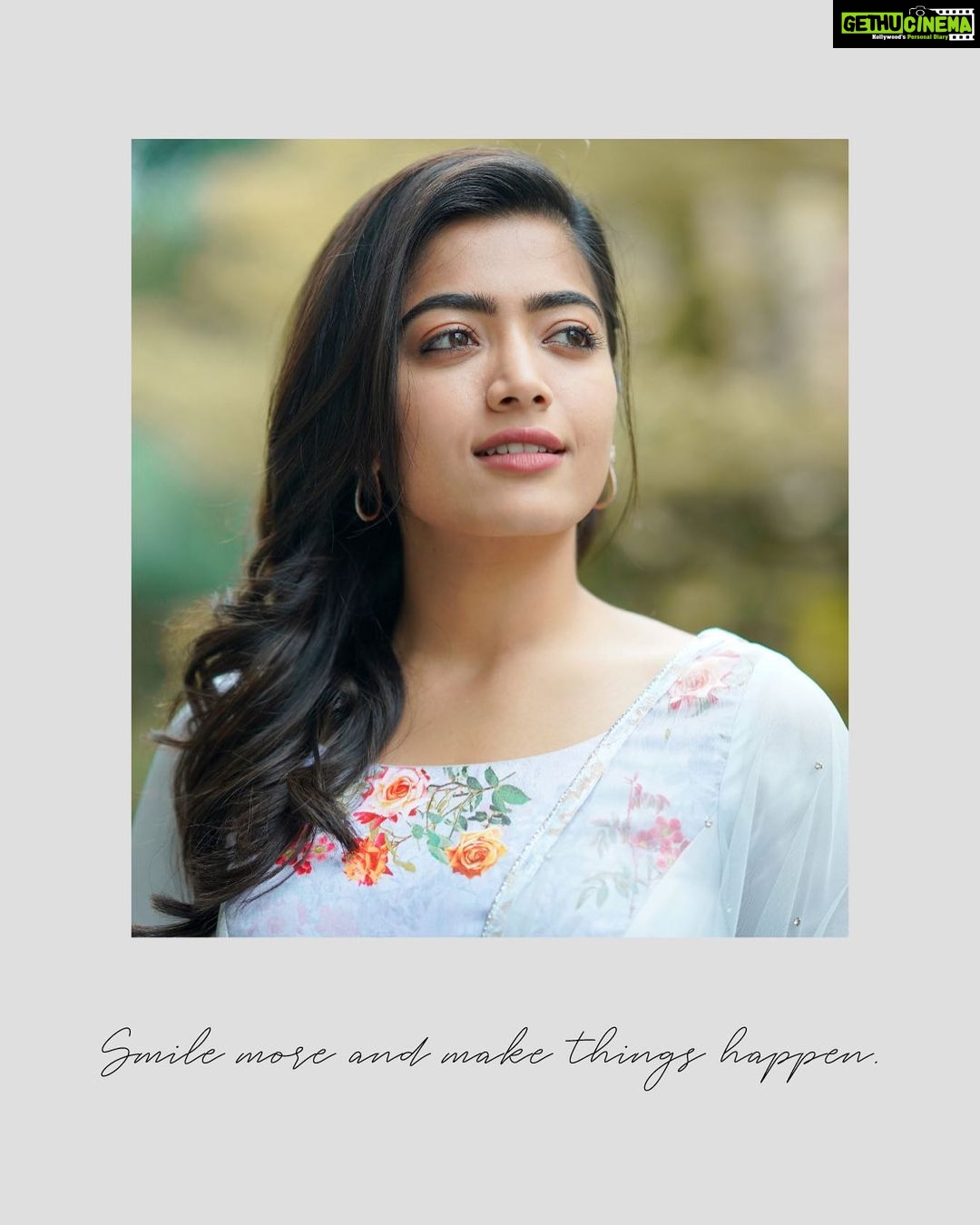 Rashmika Mandanna Instagram - Styling: @geetikachadhaofficial Outfit & Jewellery : @archithanarayanamofficial 📸: @chandan_venigella Hairstylist : @chakrapu.madhu Makeup: @sminkupofficial