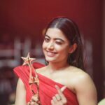 Rashmika Mandanna Instagram – Found this in my gallery.. this is the last of this series.. This is the last one.. I promise😅😚❤️

@_santhosh_mohan_
@akhildev93
@ay_ivn
@arudravavilapalli @benchmarkdigitalofficial

Outfit – @gauravguptaofficial
Stylist – @geetikachadhaofficial
Makeup Artist – @goldandglittr
Hairstylist – @chakrapu.madhu

#SIIMAONREELS @siimawards