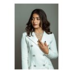 Rashmika Mandanna Instagram - “Let’s try something different and new..shall we?🕴🏻♥” Ivory well tailored suit by @kovetonline Necklace by @akoyajewels Styled by @jukalker 📸. @eshaangirri and the makeup is @makeupbyharika #zeecineawards