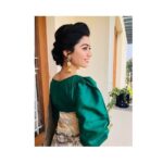 Rashmika Mandanna Instagram - This is me when I can’t handle such a beautiful outfit..🤷🏻‍♀️🙈 . . Moon shine saree by @s_singhanias 😍 earrings by aquamarine_jewellery ♥️ Styled by @jukalker ♥️♥️