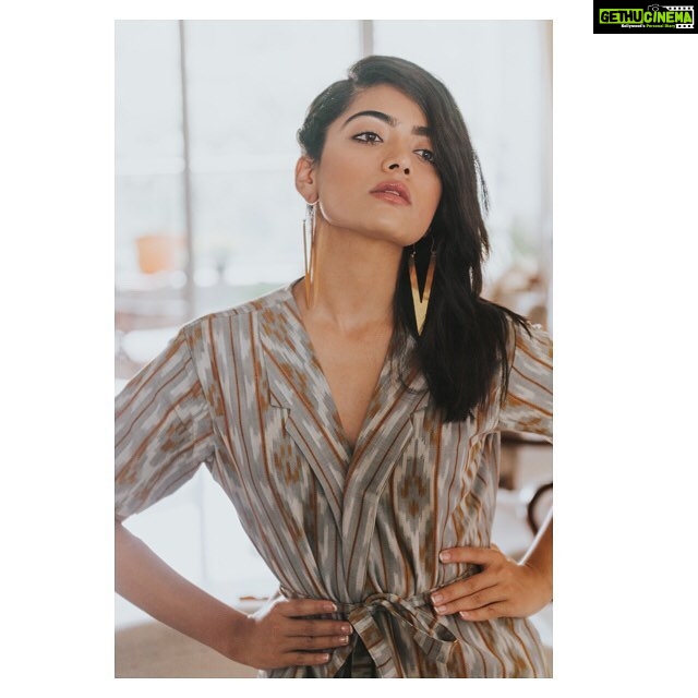 Rashmika Mandanna Instagram - Laughing is always sooo much better!😃but here I am giving these poses..🙄🤦🏻♀️ aiyoo deva!🤦🏻♀️