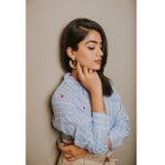 Rashmika Mandanna Instagram - This is me just before running off to eat my ice cream..🦄♥️ Wearing @postfold Earrings by @hm Styled by @jukalker assistant stylist @pratimajukalkar MUA @makeupbyharika 📷 @eshaangirri Thanks @skycommn 🖤