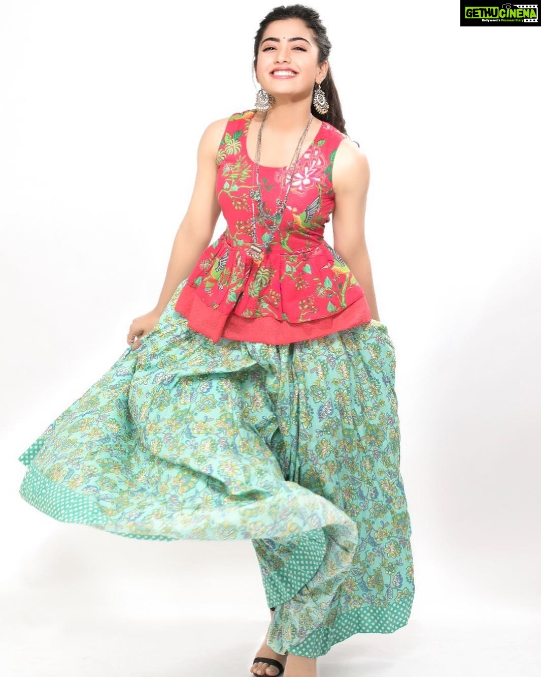 Rashmika Mandanna Instagram - Another big eeeee..to you guys..🙈😁😁 PC: @media9manoj 🙏🏻🙈 Styling: @shravyavarma 😍😘😘❤️ @kiranballappalli