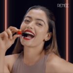 Rashmika Mandanna Instagram - Got my shine on with @reneeofficial 😍 Loving the RENÉE See Me Shine lip glosses that come in 4 GORGEOUS colours! Use my code RASHMIKA10 for FLAT 10% off on www.reneecosmetics.in or shop at Amazon, Flipkart, Nykaa and more. #ReneeCosmetics #Partnership