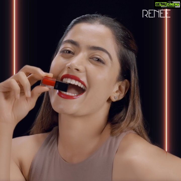 Rashmika Mandanna Instagram - Got my shine on with @reneeofficial 😍 Loving the RENÉE See Me Shine lip glosses that come in 4 GORGEOUS colours! Use my code RASHMIKA10 for FLAT 10% off on www.reneecosmetics.in or shop at Amazon, Flipkart, Nykaa and more. #ReneeCosmetics #Partnership