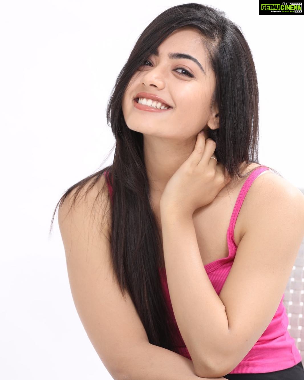 Rashmika Mandanna Instagram - Eeeee..😁✨🙈🤣 I am no good at captions..🤷🏻♀️🤦🏻♀️
