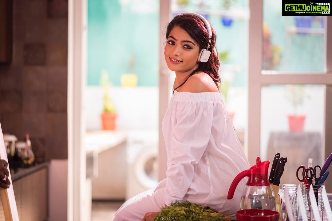Rashmika Mandanna Instagram - #Chamak ❤️