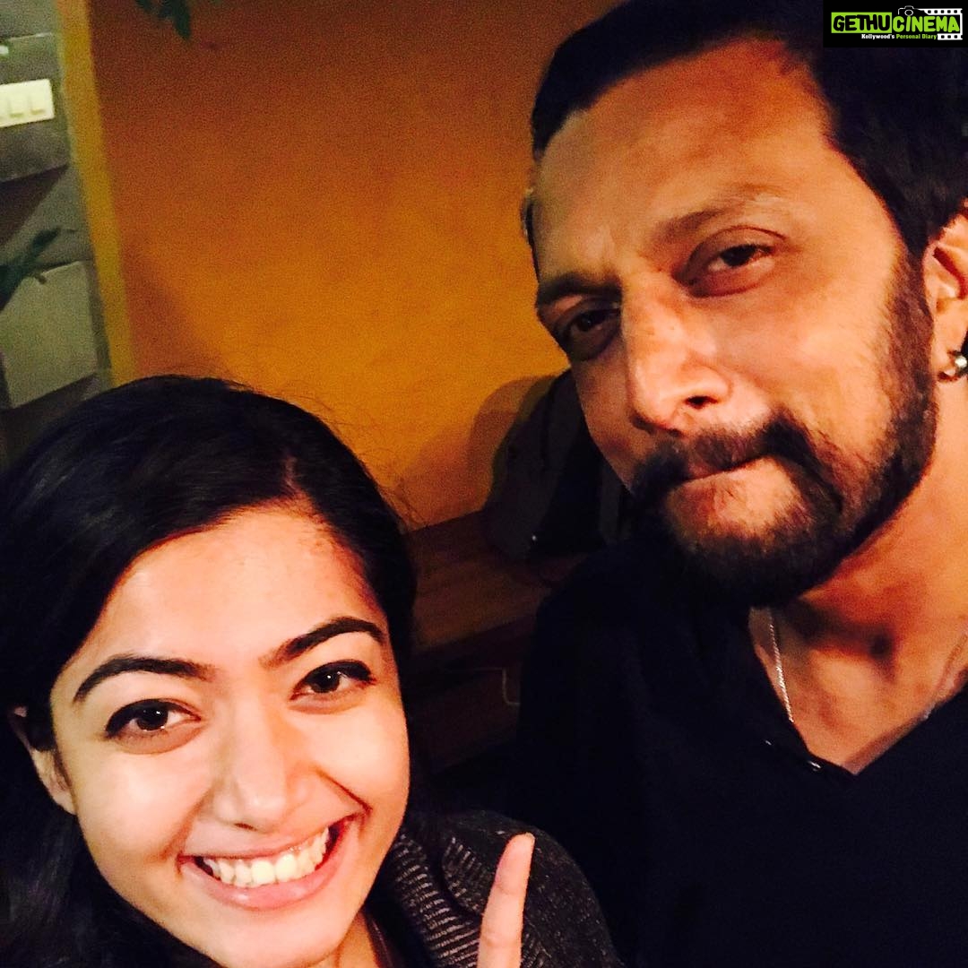 Rashmika Mandanna Instagram - Happy birthday sir..😁