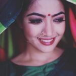 Rashmika Mandanna Instagram - ವರ ಮಹಾಲಕ್ಷ್ಮಿ ಹಬ್ಬದ ಶುಭಾಶಯಗಳು 🙏🏻 😊 Varamahalakshmi habbada shubashayagalu 🙏🏻😊 PC: @vikasbadiger ..the second of our photoshoot season..😅🐣 thanks ya..😁