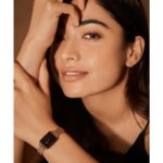 Rashmika Mandanna Instagram – In love with @danielwellington ‘s new Quadro watch ✨
The classic new angular watch comes in black, white and green dial, and is so chic, cool na? 😁

If you like it too, you can use my code RASHMIKA to get a 15% off. So, What’s stopping you from hopping on to the newest trend? 

#DWQuadro #DanielWellington