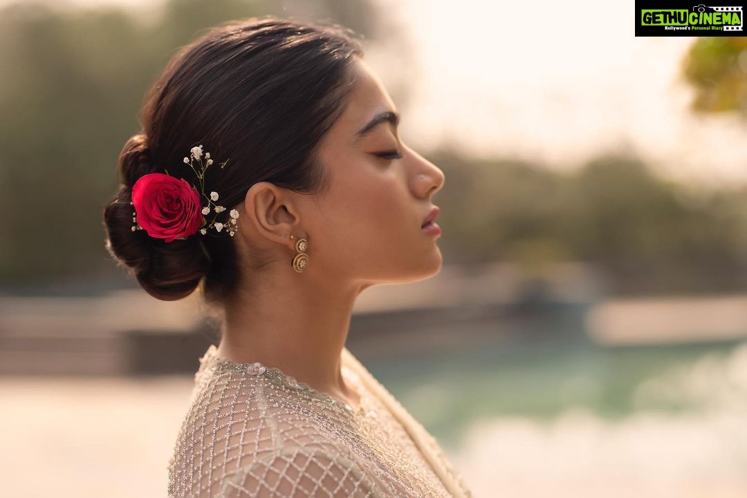Rashmika Mandanna Instagram - Will you let me be your Rose? 🌹❤️ Outfit- @perniaspopupshop Jewelry- @kiara.jewelry Styled- @geetikachadhaofficial Makeup- @goldandglittr Hair- @chakrapu.madhu Clicked- @balakumaran.19 @saibabu2223 ❤️