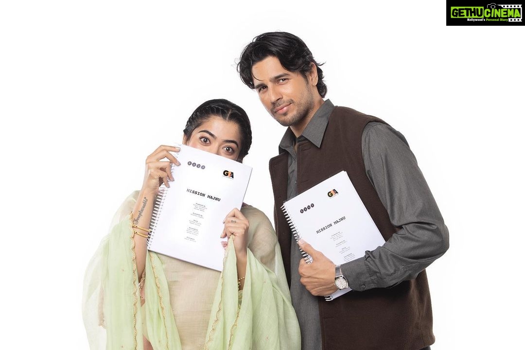 Rashmika Mandanna Instagram - Ahhhh... I sooooo can’t wait to join my team. Let the mission start!!! #MissionMajnu ♥️✨ @sidmalhotra #RonnieScrewvala @man_on_ledge @garima_mehta612 @rsvpmovies @gbamedia_off #ShantanuBagchi @aseemarrora @sumit_batheja #ParveezShaikh @pashanjal @hasanainhooda
