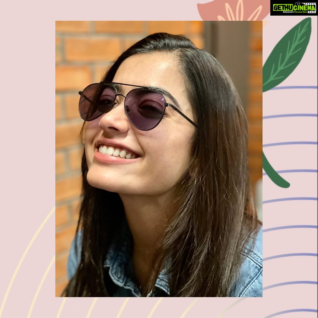 Rashmika Mandanna Instagram - In what mood do you normally prefer wearing sunglasses? Of course -when there’s too much sun.. but sometimes.. do you realise when it’s one of your bad days you prefer wearing a sun glass or when you are super happy you prefer wearing a sun glass.. or like when you are super pissed.. 🤷🏻♀️🤣 so which one are you? 🐽 Hyderabad