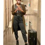 Reba Monica John Instagram - Here! Take a look at my Airport look and all. Celebrity after all lol P.s MASK mukhyam Bigileyyyy 🙌 #traveldiaries #airportlook #bathroomselfie #chennai #maskon #bigileyyyyyyyyyyyyy🔥🔥