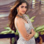 Reba Monica John Instagram - Diwali glow ✨🪔 Shot by @prachuprashanth Makeup & Hair by @samanthajagan @whatawink Outfits @studio149 Jewels @mspinkpantherjewel Location @varnamalaweddingexperience #happydiwali #goodoverevil #lightoverdarkness #spreadpositivity