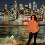 Reba Monica John Instagram – Let’s take a couple of seconds and appreciate this beautiful, inviting, backdrop of New York City. What a spectacle she is!🗽

P.c @joemonjoseph 🥰

#travelgram #foodforthesoul #newyorkcity #instamood #lights