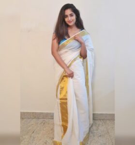 Reba Monica John Instagram - Last one from the Onam series for the season! I know things must have not gone the way we wanted or imagined them to, but if we’ve been able to stay home safe and celebrate with family, what more could we ask for? Until next time.... Onam 2020 signing off 🌸✨ #onamcelebration #athome #proudmalayali #onam2020