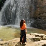 Reba Monica John Instagram - Just HAD to😆 This is me only MOST times. let's choose to worry less live laugh and love more Cause it's always the little things✨ V.c @joemonjoseph #sillyisgoodforthesoul #childlike #natureatitsbest🍃 #waterfallsfordays