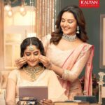 Reba Monica John Instagram - Here's a Still from the recent campaign for Kalyan Jewellers. Oh and yes, we were sisters our previous life haha! Always such a pleasure shooting with @manju.warrier chech my favourite eeee and the fabulous Kalyan family✨It's like I've become a part of this family too. Can't wait for you all to witness this ad and also their beautiful jewellery, when everything around gets better! Until then, stay safe guys. Sending you some loving❤️ Costume courtesy @labelpallavinamdev my darling ✨ . . . @kalyanjewellers_official #kalyanjewellers #weddinginspiration #muhuratcollection #staysafe