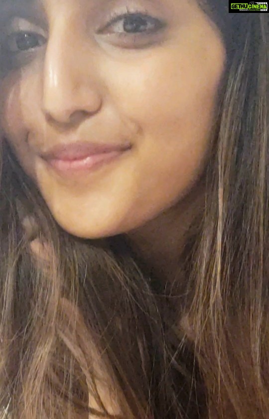 Reba Monica John Instagram - My simple and quick make-up look ! π . . I've been getting a lot of requests for make up tutorials. I'm not a Pro at make-up so was never confident enough to post one, but you know what? Make-Up is a personal affair. I believe there's no right and wrong, so here goes! An easy , simple and minimal everyday kinda look that all of you can pull off. I thought it would make the video personal if I talked you through it, hence the voice over haha ! . . I have listed all the products used below so you know what to purchase and from where MOISTURISER : CLINIQUE 72 hour auto replenishing hydrator FOUNDATION : CLINIQUE even better glow light reflecting with SPF 15, shade WN 22 SETTING POWDER : MAC studio fix NC41 EYEBROWS : WET N WILD palette ultimate brow kit EYES : WET N WILD megavolume Mascara CONTOUR : HOOLA BENEFIT bronzing powder BLUSH : BIOTIQUE lip balm LIPS : HUDA BEAUTY liquid lipstick shade Venus Victoria's Secret lip gloss HIGHLIGHTER : BODY SHOP warm glow . . . Thank you for watching guys, any queries drop it in the comments below. lots of loveee and hugs stay safe β¨β€οΈ