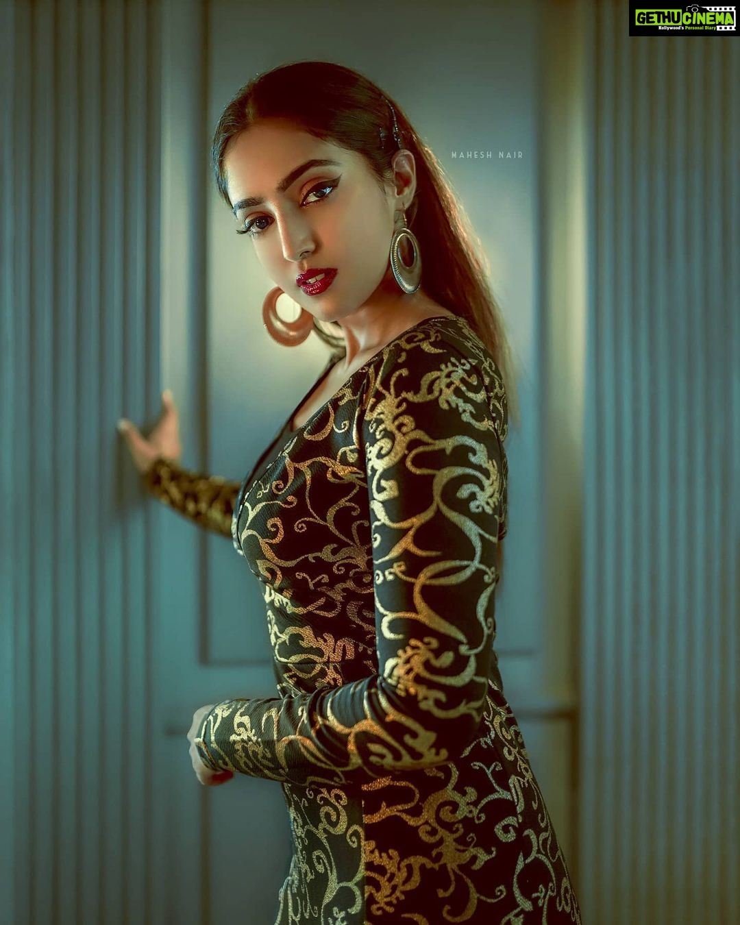 Reba Monica John Instagram - From the METANOIA series. . . Styled by @sumithranair H&MU @makeuphub.india Clicked by @mahesh_nair Assisted by @dhwanihissaria Location @punkahhouse_in . . Always a treat to work with you @mahesh_nair. This series is one to watch out for 💥 also, had a rocking time working with this super coool team. Love you guys . #photography #shoot #highfashion #styling