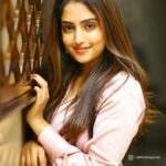 Reba Monica John Instagram – Everytime I try to pose ‘lady like’ ,  my fingers never listen. They never co-ordinate with my brain lol 🤦
.
.
.
Nonetheless,I  like this capture @athmi_capture 
For FORENSIC promotions @forensic_themovie
Coming to you on the 28th February 💥

#promotions #kochi #malayalamcinema #february2020 Kochi Marriott Hotel