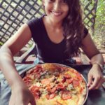 Reba Monica John Instagram - All the pizza lovers say Cheeseee 😆 . . . #pizza #alldayallnight