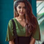 Reba Monica John Instagram - My mood depends on how good my hair looks 😏 . . . @mahesh_nair photography 💞 MUH @anjali_tater @arathijayaraj styling ✨ #newyear #fashionnova #photography #streetstyle #immalookingatyou