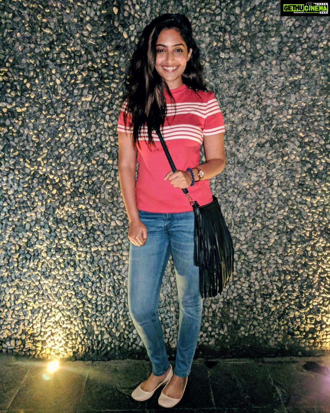 Reba Monica John Instagram - SLEEP DEPRIVED AND ALLLLL BUT IT'S THE WEEKEND, BANGALORE BREW WORKS IS LIT, THE WEATHER WAS SO FINE, THE BACKGROUND IS CUTE AND THE PHOTOGRAPHER IS HOT 😏 AND I SAID 🧀 ( STORY OVER ) . . . P.C @joemonjoseph-was definitely worth squatting under the bush don't you think ? :P #bangalorebrewworks #saturdaynight #rainyday☔#2018