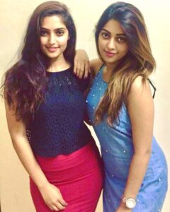 Reba Monica John Instagram - First post of the year! Welcomed 2018 with the Sister from another Mister ✨👻 p.c @jisha.thomas our BOSS ❤️ Happy new year everybody! #2018 #newyear #pleasebegood #loveandpeace