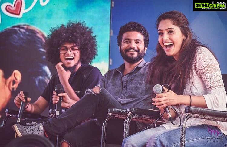 Reba Monica John Instagram - I have no idea what the question was, but this definitely wasn't about our on screen romance :P . Al Azhar Medical college Thodupuzha, thank you for inviting Team PCP over. It was a fun crowd and session indeed β¨ππΌ #paippinchuvattilepranayam #runningsuccessfully #gowatchitnow #spreadtheword #spreadthelove #collegevisit #promotions #kerala