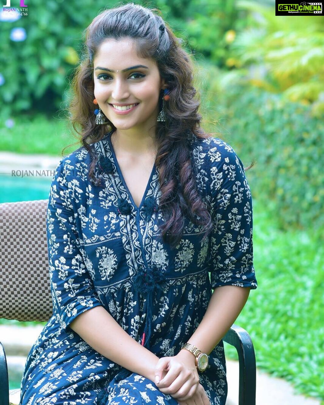Reba Monica John Instagram - Give my beautiful team and movie Paipin Chuvattile Pranayam all the love and light ✨ In screens near you from the 24th November. A small film, but a product of great effort and big hearts. Thank you for the love you've been showing and need you to continue the same ❤️ Much love ✨ P.c @rojannath thank you for this click! :) #paipinchuvattilepranayam #november24 #release #promotion #spreadthelove