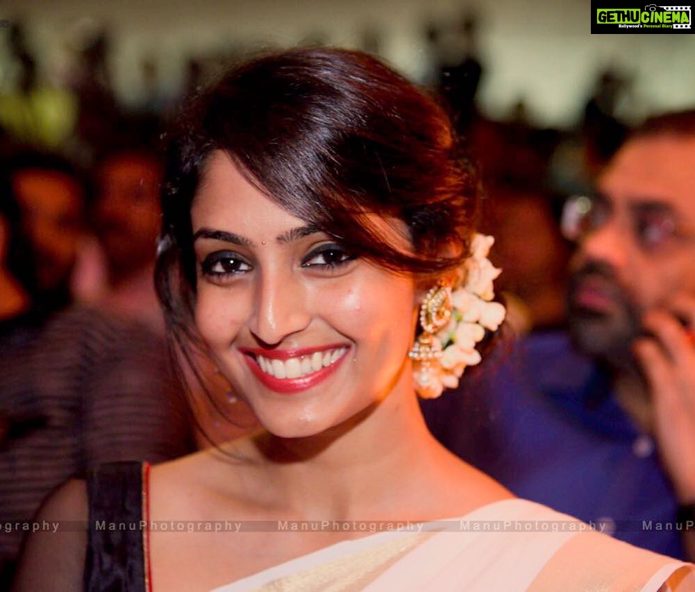 Reba Monica John Instagram - A Celebration as such calls for Paparazzi and all. Anyway say cheese 😋✨ #Onam #JSR #111days #celebration