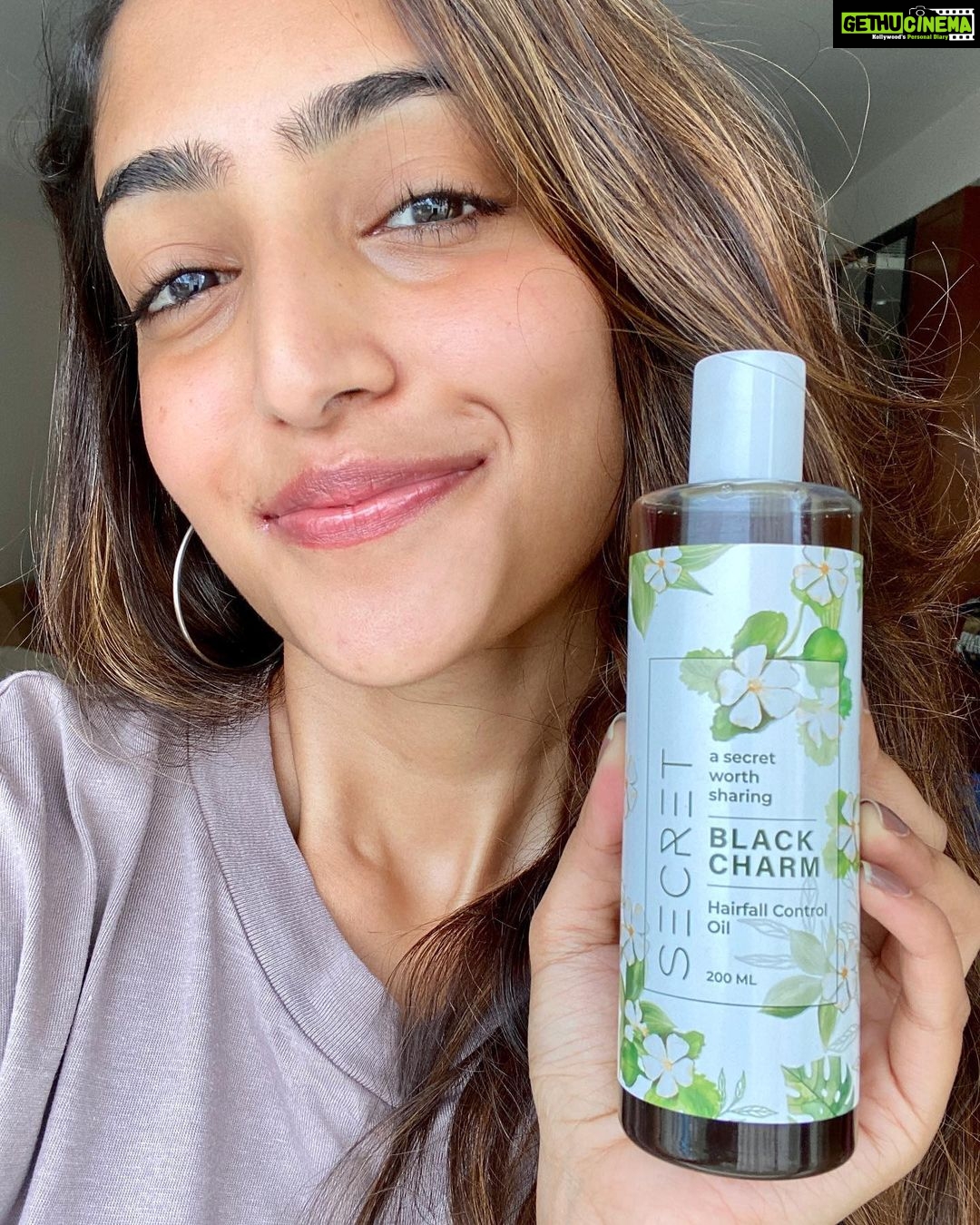 Reba Monica John Instagram - @secrethairoil is a brand I came across  recently. I just can't get enough of their Black Charm Hair Oil. Made with  indigenous ingredients sourced ethically from Kerala,