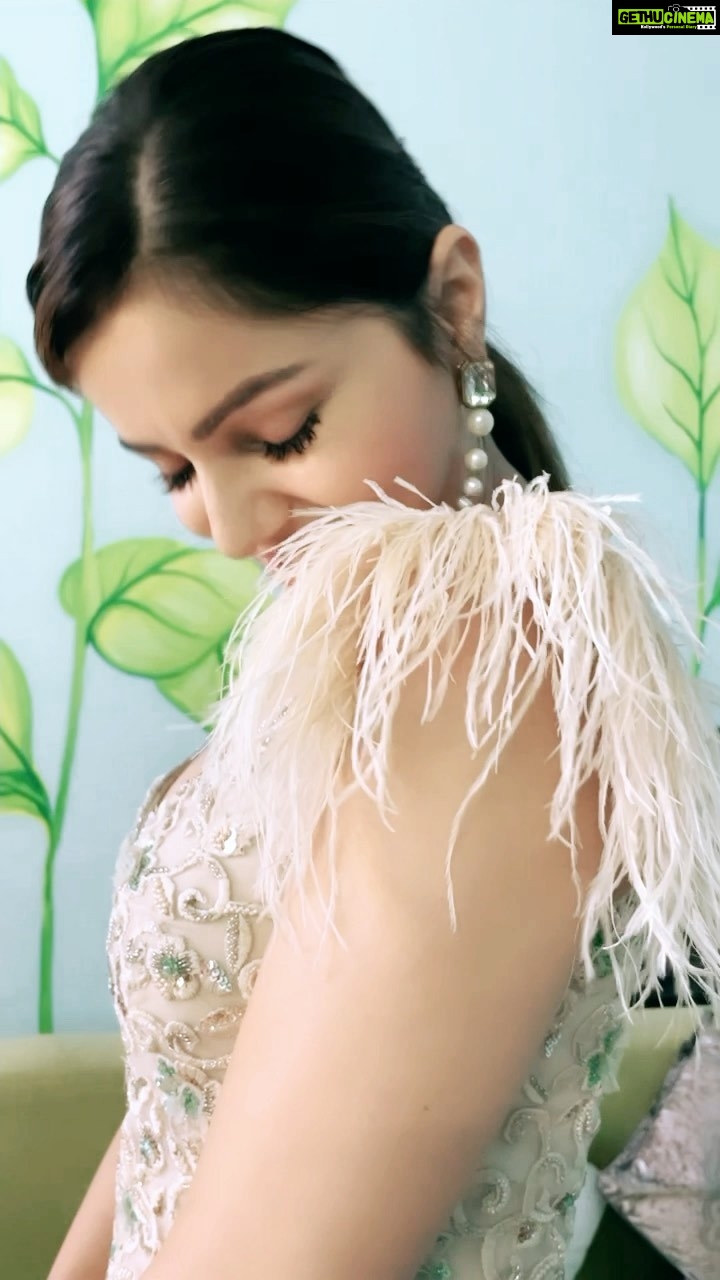 Rubina Dilaik Instagram - Ladiessss…… a date in saree or a gown… ?