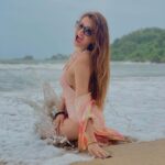 Rubina Dilaik Instagram – I am a mountain girl, going crazy at beaches…. 🐥