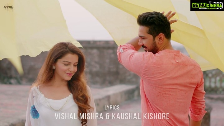 Rubina Dilaik Instagram - Hey!! My beautiful people….😃 And NOW the story unfolds…#TumsePyaarHai is out now and all yours.😍❤️ Go watch the video now on @vyrloriginals YouTube channel and tell us gaana kaisa laga in the comment section….. can’t wait to hear it from you ALL @vishalmishraofficial @ashukla09 @mekaushalkishore @tru_makers @poojasinghgujral