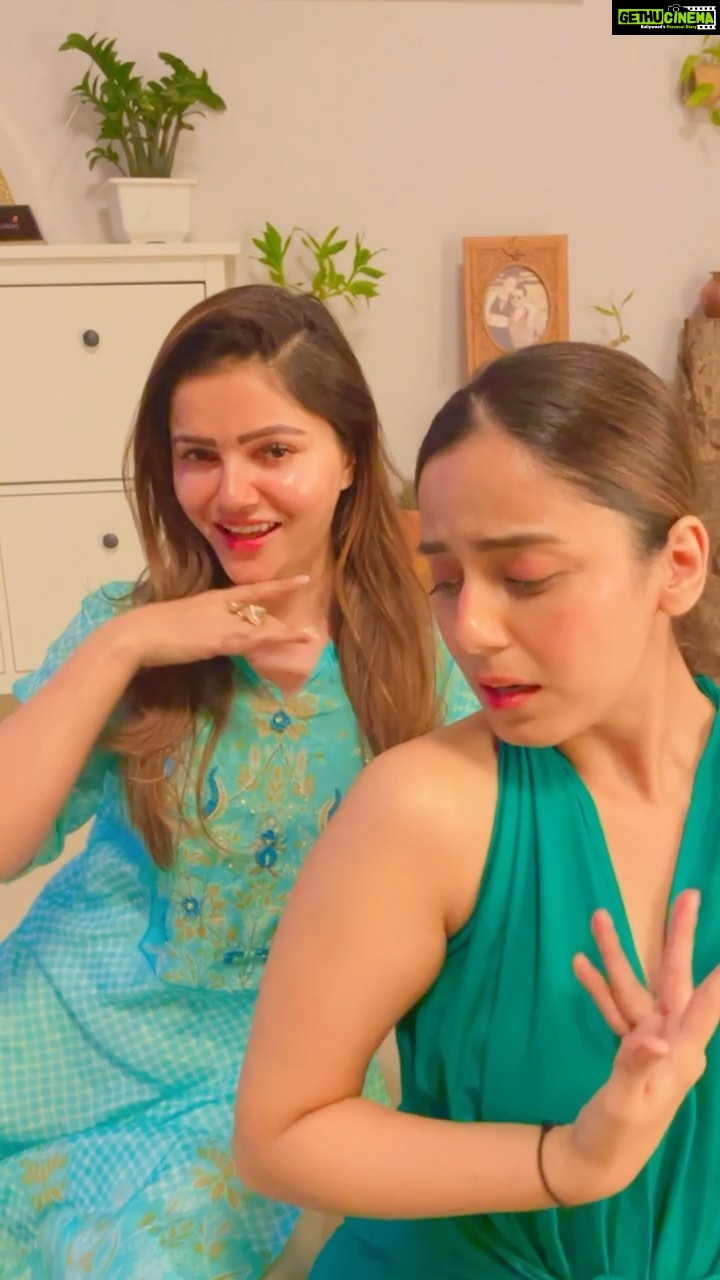 Rubina Dilaik Instagram - Fighting the Monday blues with Monday Greens (Haraa Rang) 🤣 Yeh Plaster kab niklega? @rubinadilaik 🙈🤪 . . #reels #reelsinstagram #funnyreels