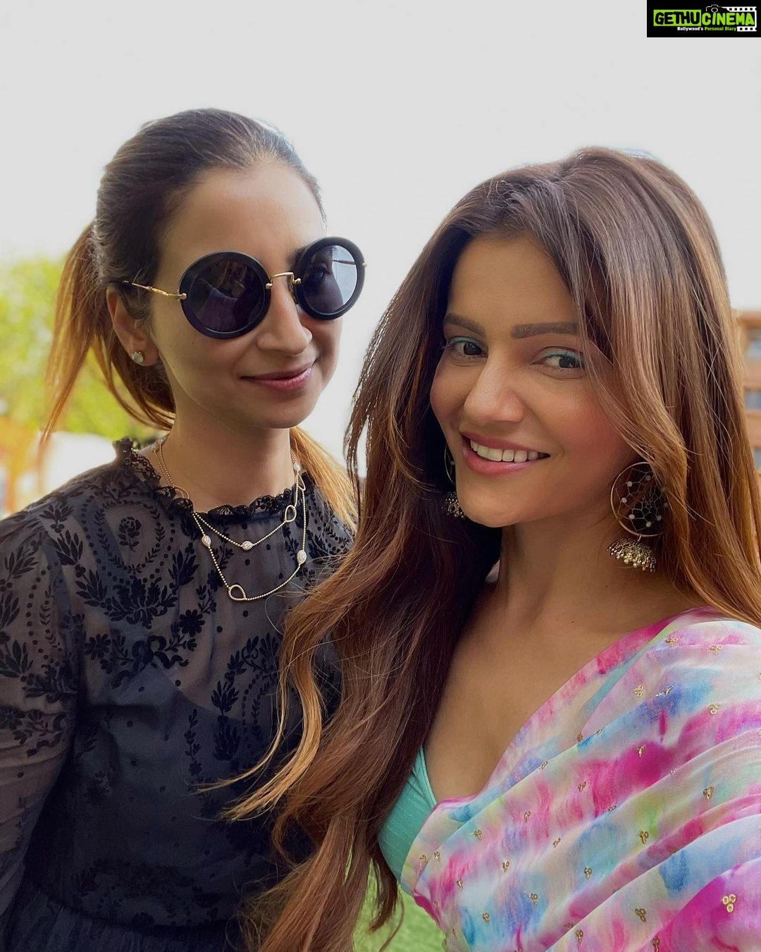 Rubina Dilaik Instagram - Who run the world??? G I R L S @msrashmi2002_ @ms.dipika 🎀 #womensupportingwomen #girl #power #rubinadilaik #bosslady #bts