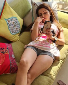 Rubina Dilaik Instagram - Watching all the love pouring in on #socialmedia ❤️....... #gratitude 🙏🏼