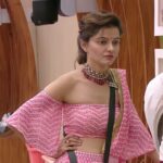 Rubina Dilaik Instagram - Think in PINK 🌸💮💗⠀ Styled by: @ashnaamakhijani ⠀ Outfit: @kaveri.couture Neckpiece: @muskaan_designer_jewellery ⠀ ⠀ ⠀ -----------⠀ #RubinaDilaik #BB14 #BiggBoss14 #TeamRubinaDilaik #TeamRubina #Colors #winter #WeekendKaVaar #BBLikeABoss #VoteforRubina #BBTrendMasterRubinaDilaik