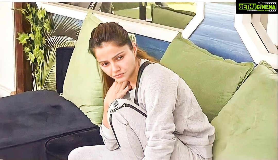 Rubina Dilaik Instagram - Focused on the game, while you focus on voting 💪🏻✨ come on #Rubiholics! #RoadToFinale 🏆⠀ Styled by: @ashnaamakhijani Outfit: @periwinkley_shop ⠀ ⠀ -----------⠀ #RubinaDilaik #BB14 #BiggBoss14 #TeamRubinaDilaik #TeamRubina #Colors #winter #WeekendKaVaar #BBLikeABoss #VoteforRubina #BBTrendMasterRubinaDilaik