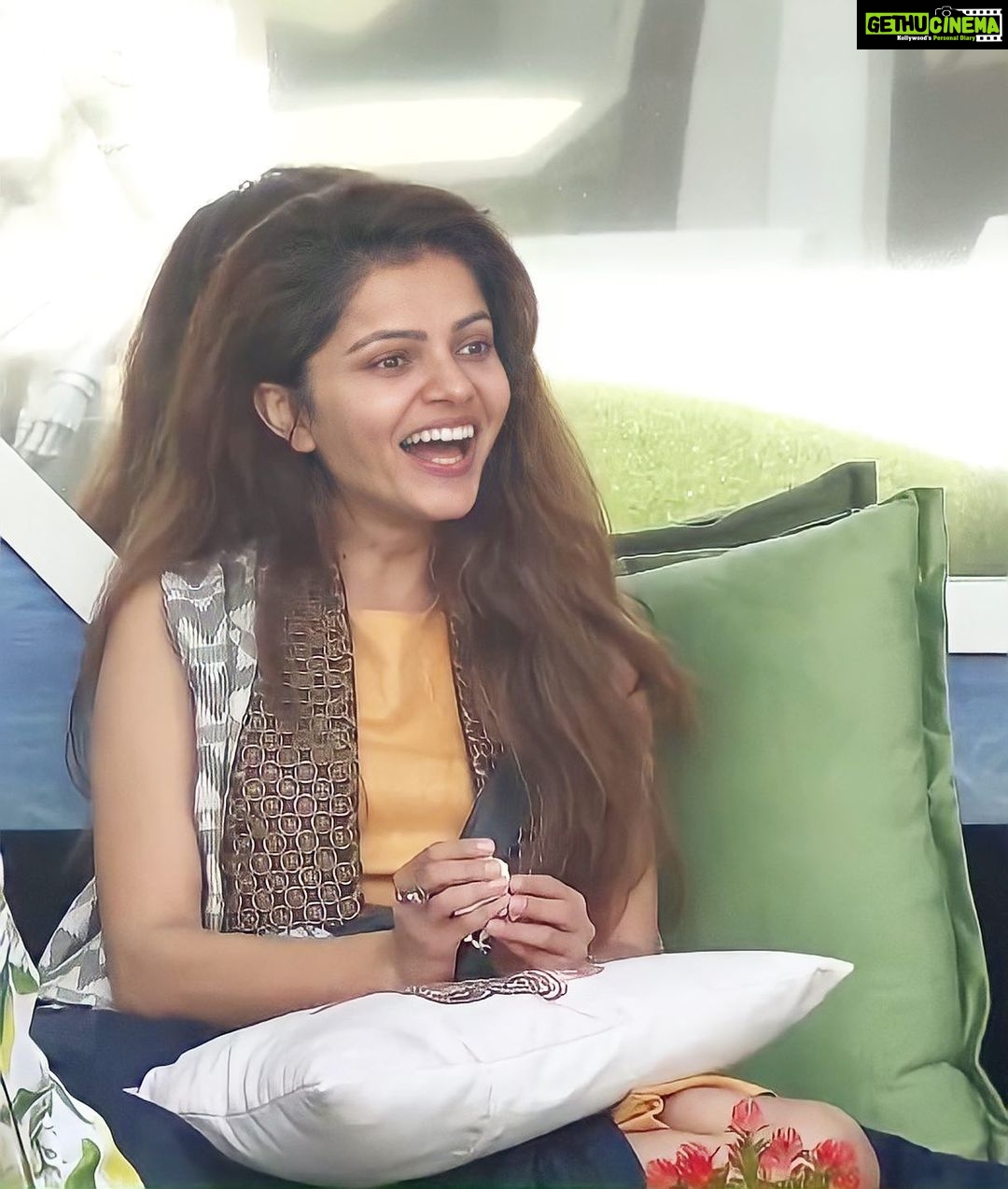 Rubina Dilaik Instagram - Through happy days and sad days, you rubiholics have been a constant 💗 keep the love and support on 🙌🏻🙌🏻🙌🏻⠀ Styled by: @ashnaamakhijani Outfit: @label_sadhvidang ⠀ ⠀ ⠀ -----------⠀ #RubinaDilaik #BB14 #BiggBoss14 #TeamRubinaDilaik #TeamRubina #Colors #winter #WeekendKaVaar #BBLikeABoss #VoteforRubina #BBTrendMasterRubinaDilaik