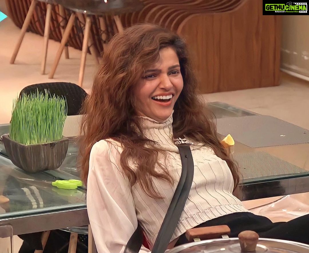 Rubina Dilaik Instagram - Laughter is the best therapy ✨⠀ Styled by: @ashnaamakhijani Top by: @periwinkley_shop ⠀ ⠀ ⠀ ⠀ ⠀ -----------⠀ #RubinaDilaik #BB14 #BiggBoss14 #TeamRubinaDilaik #TeamRubina #Colors #winter #WeekendKaVaar #BBLikeABoss #VoteforRubina #BBTrendMasterRubinaDilaik #couple #Rubinav #RubinaStan @vootselect @salmankhan @colorstv